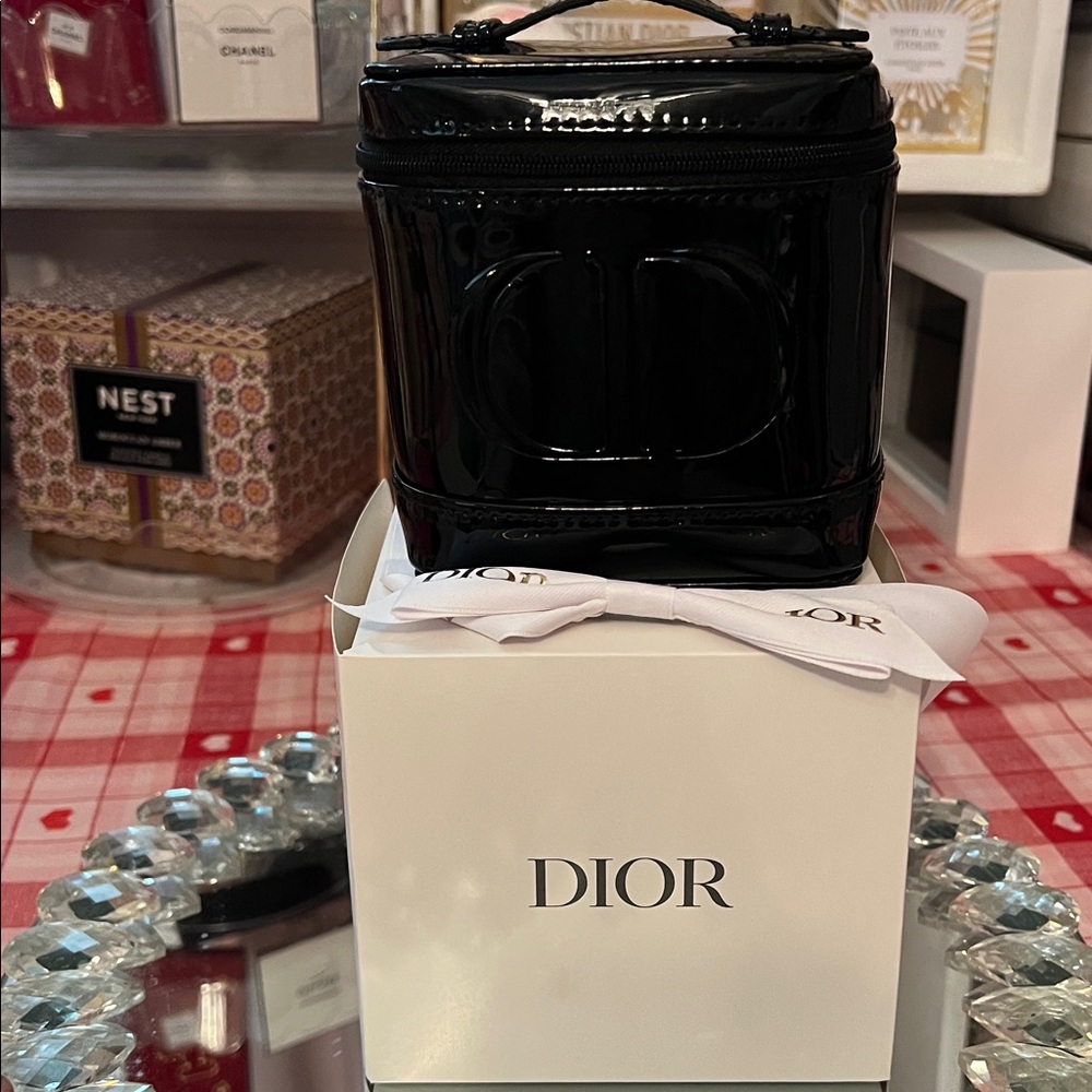 Dior Black Patent Makeup Train Case with White Gold-Logo Bow - Picture 7 of 7